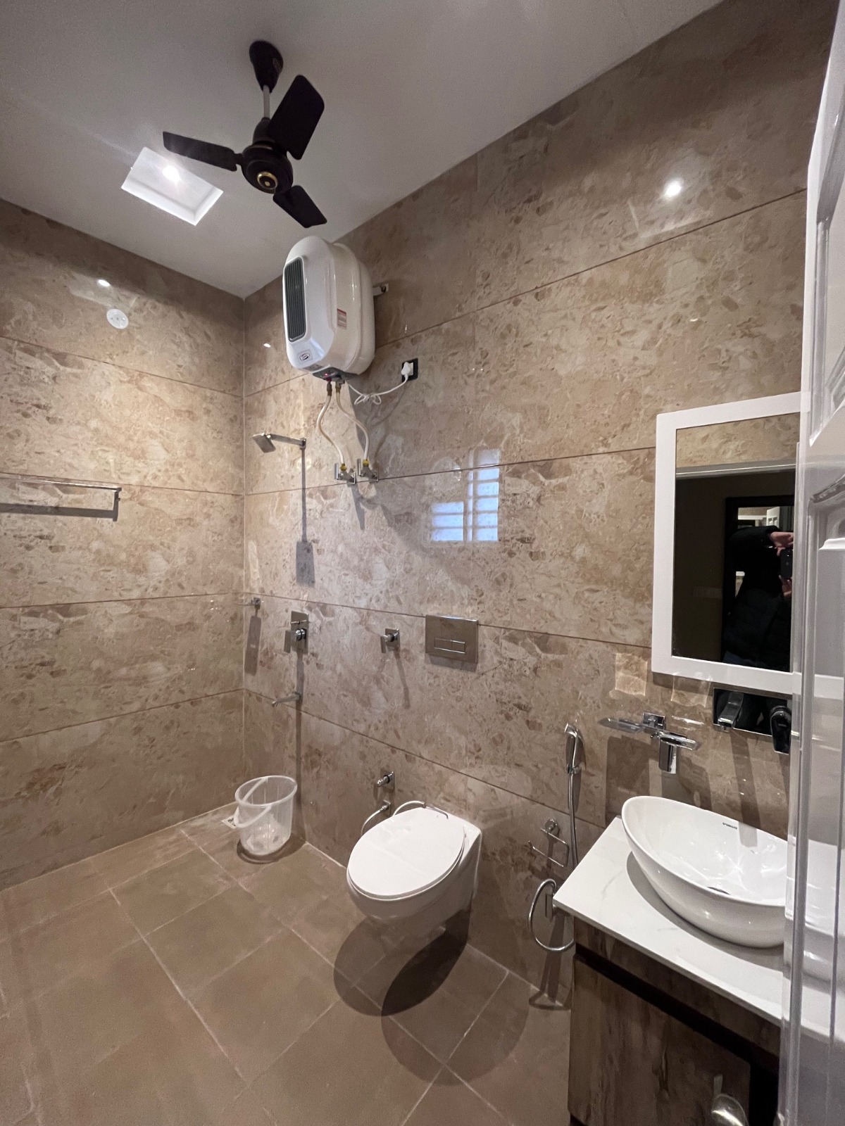 Super Deluxe Room with Hill View - Image 2